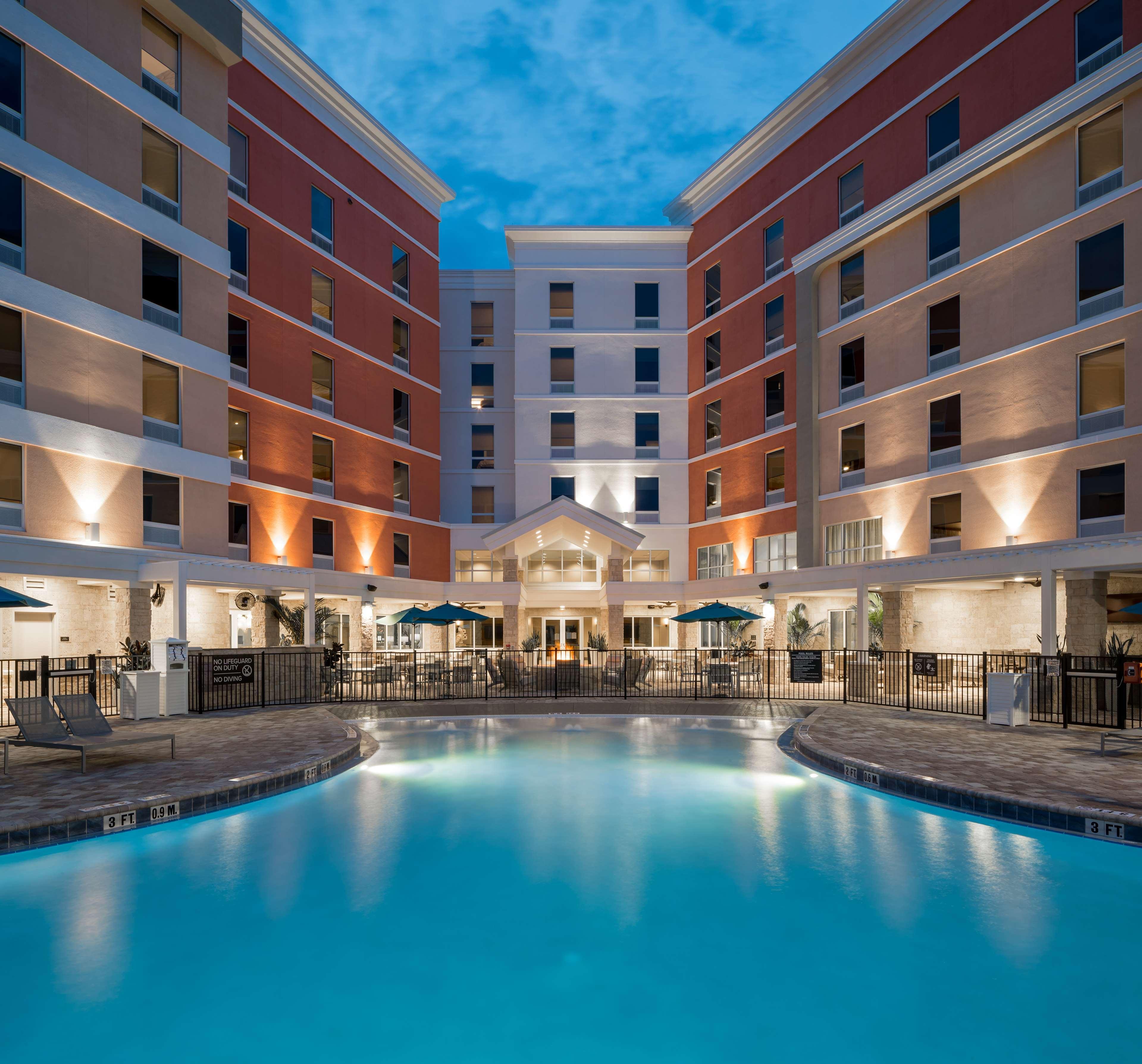Hampton Inn & Suites Cape Canaveral Cruise Port, Fl Экстерьер фото