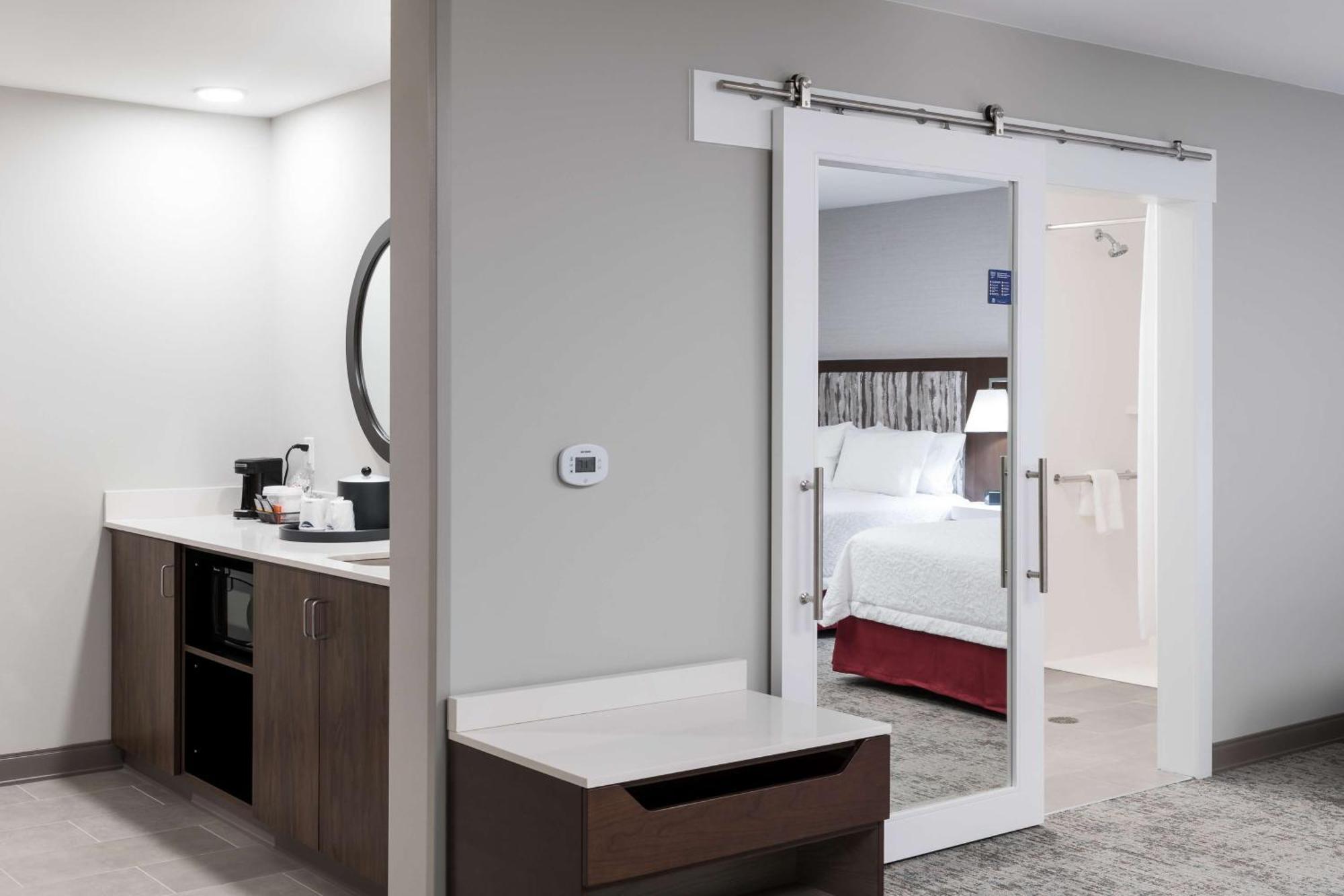 Hampton Inn & Suites Cape Canaveral Cruise Port, Fl Экстерьер фото