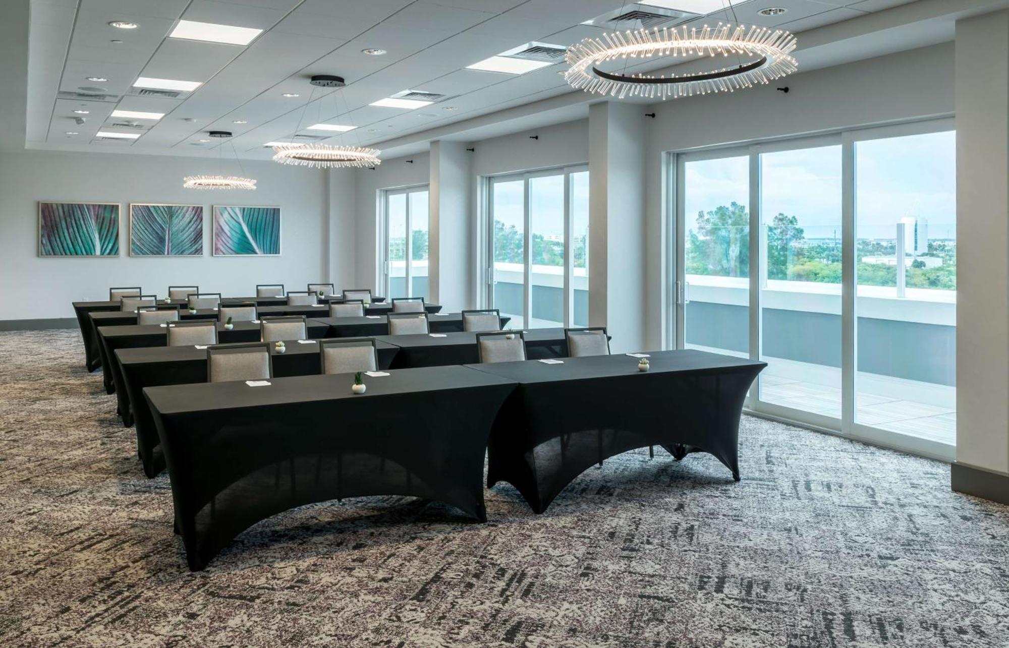Hampton Inn & Suites Cape Canaveral Cruise Port, Fl Экстерьер фото