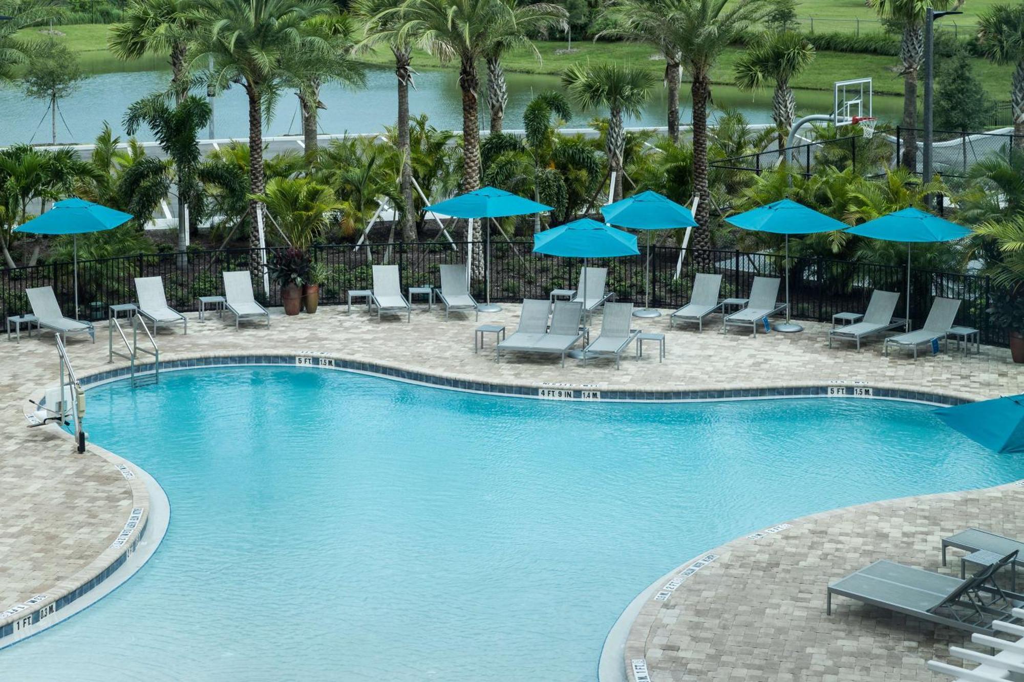 Hampton Inn & Suites Cape Canaveral Cruise Port, Fl Экстерьер фото