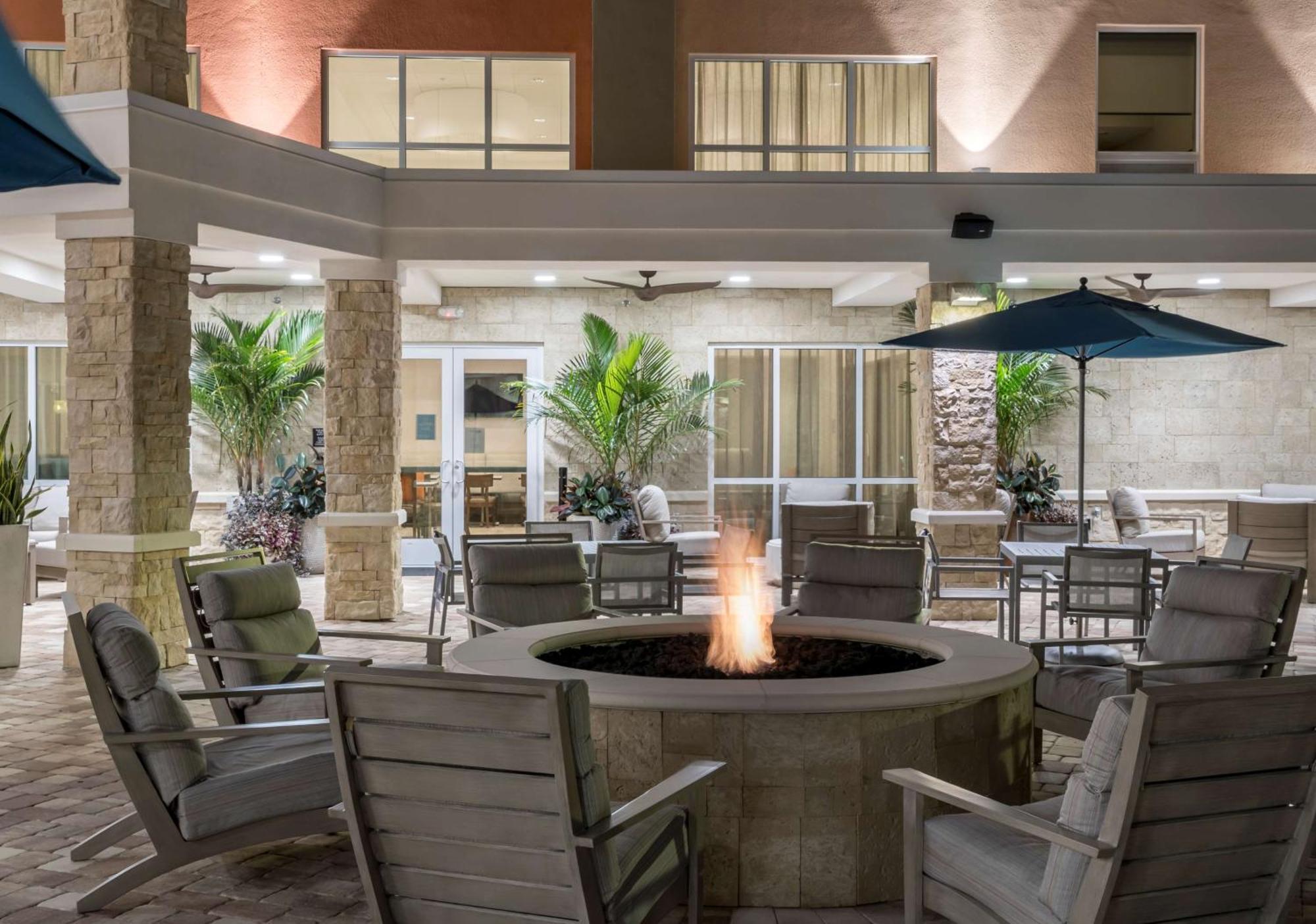 Hampton Inn & Suites Cape Canaveral Cruise Port, Fl Экстерьер фото